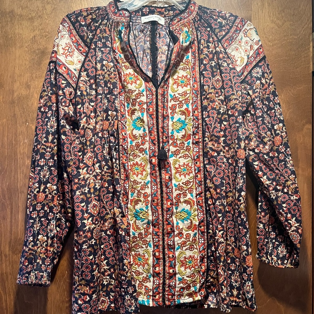 Maison Hotel embroidered shirt